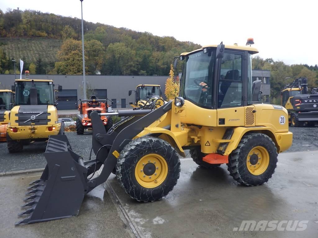 Volvo L 30 G Gumikerekes homlokrakodók
