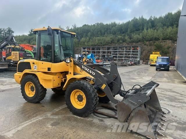 Volvo L 30 G Gumikerekes homlokrakodók