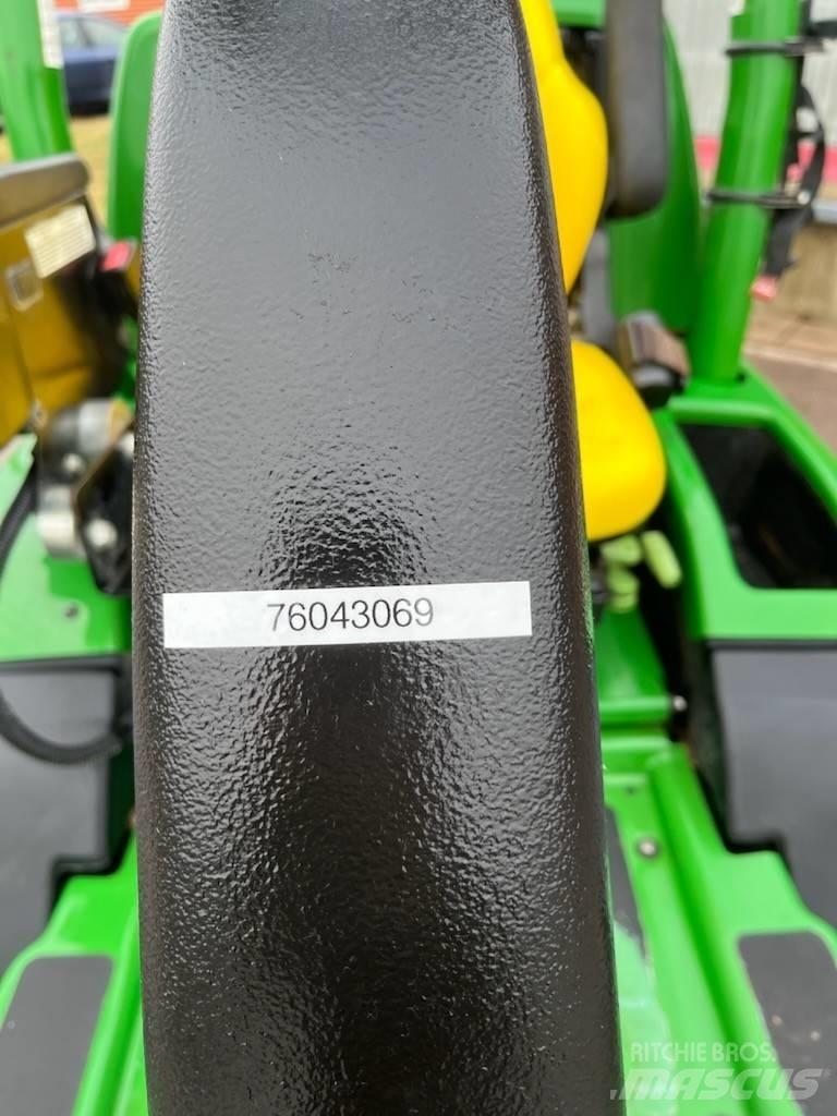 John Deere 9009 Három késhengeres fűnyírók