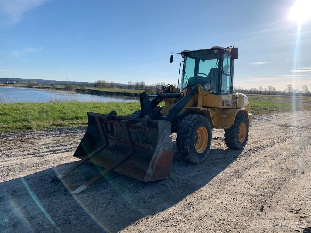 Volvo L 30 G Gumikerekes homlokrakodók