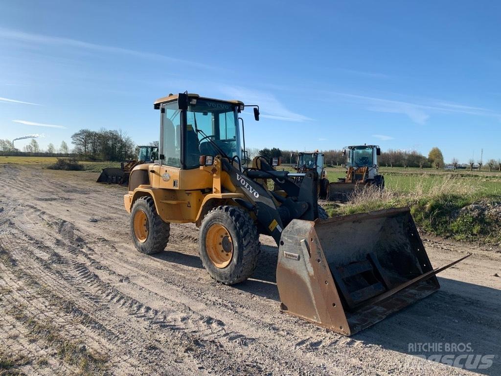 Volvo L 30 G Gumikerekes homlokrakodók