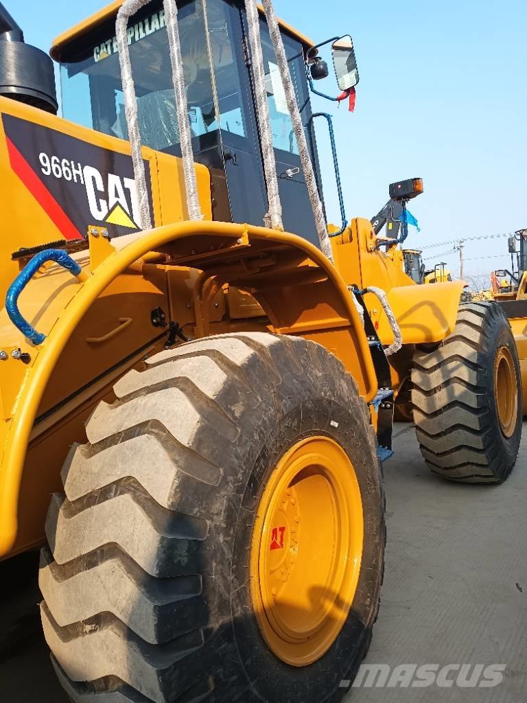 CAT 966 H Gumikerekes homlokrakodók