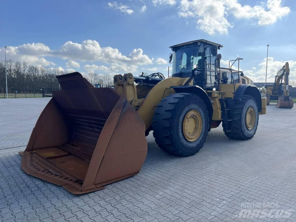 CAT 982M Gumikerekes homlokrakodók