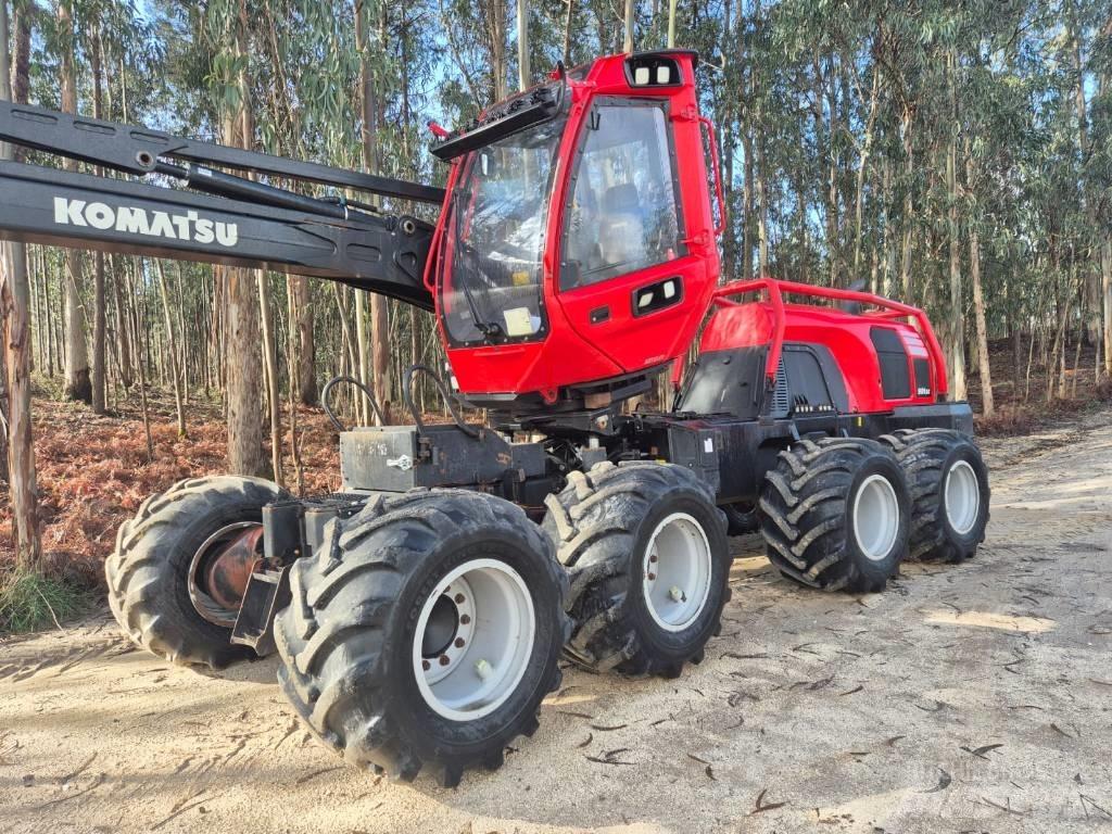 Komatsu 901 XC Betakarítók