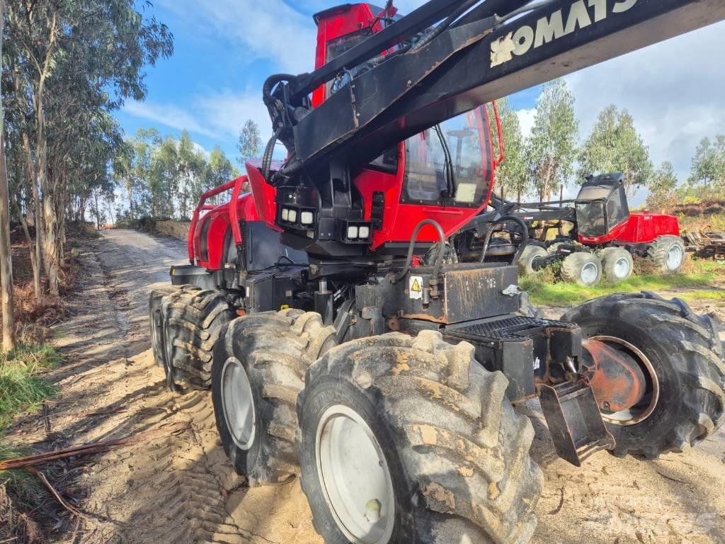 Komatsu 901 XC Betakarítók