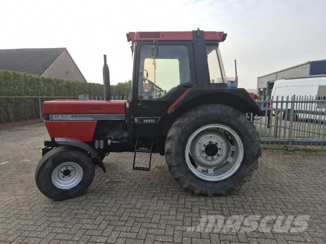 Case IH 745 XL Traktorok