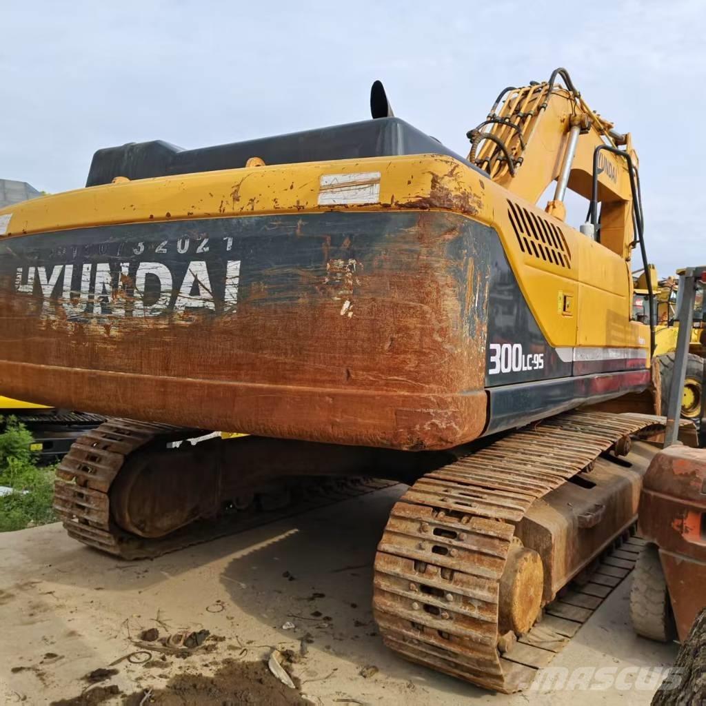 Hyundai R300LC Lánctalpas kotrók