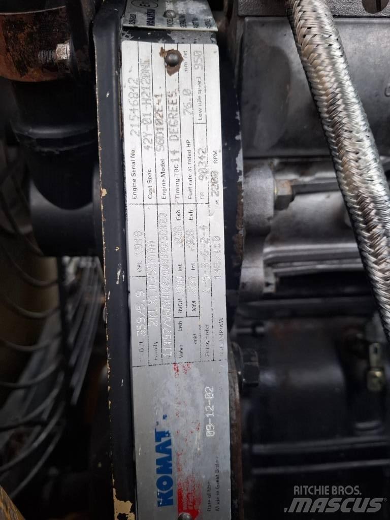 Komatsu WA 270-3 Gumikerekes homlokrakodók