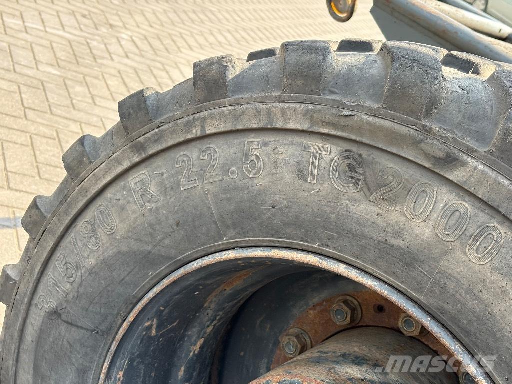 Hyundai 160W9-A Gumikerekes kotrók
