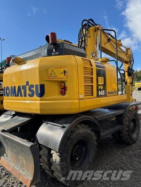 Komatsu PW 148-8 Gumikerekes kotrók