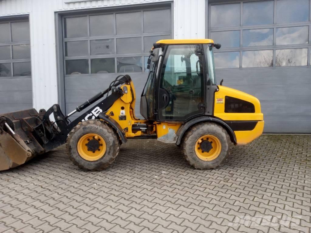 JCB 406 Gumikerekes homlokrakodók