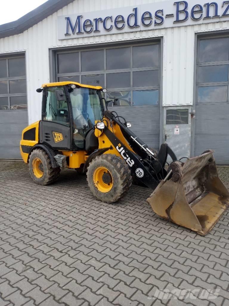 JCB 406 Gumikerekes homlokrakodók