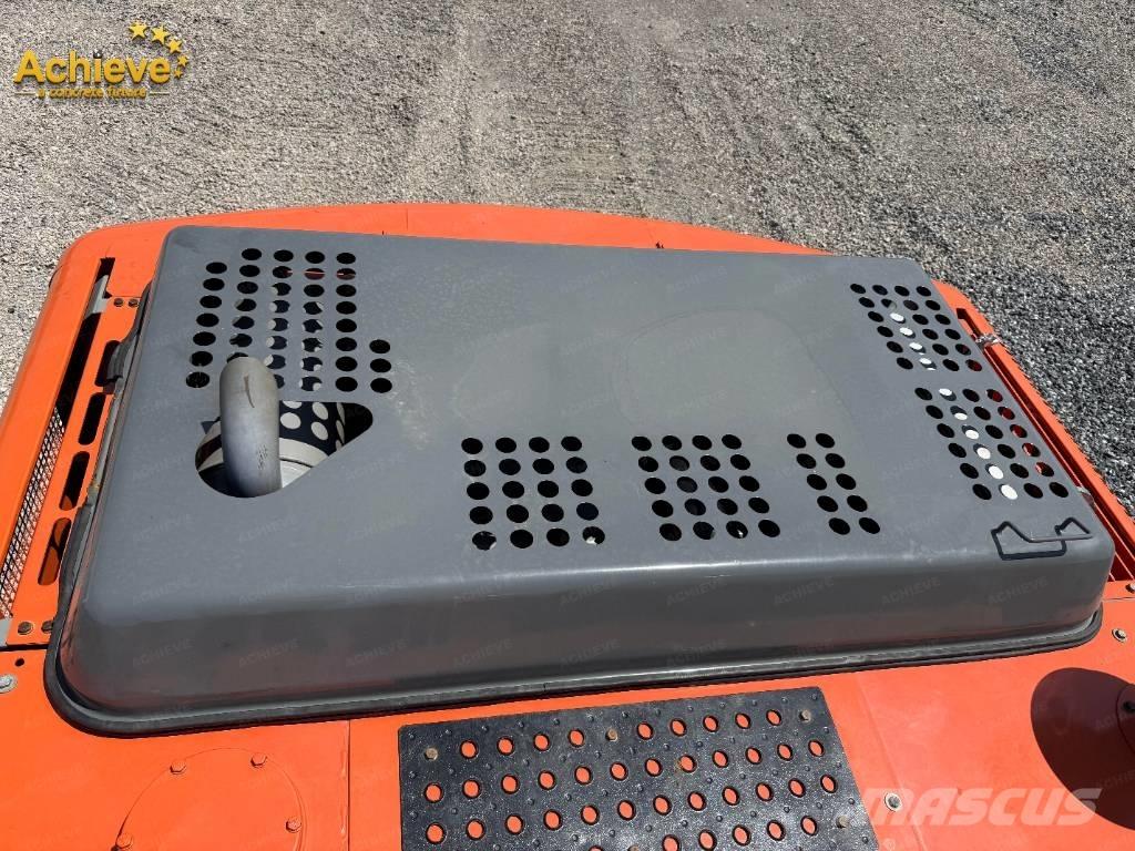 Hitachi ZX 210 Lánctalpas kotrók