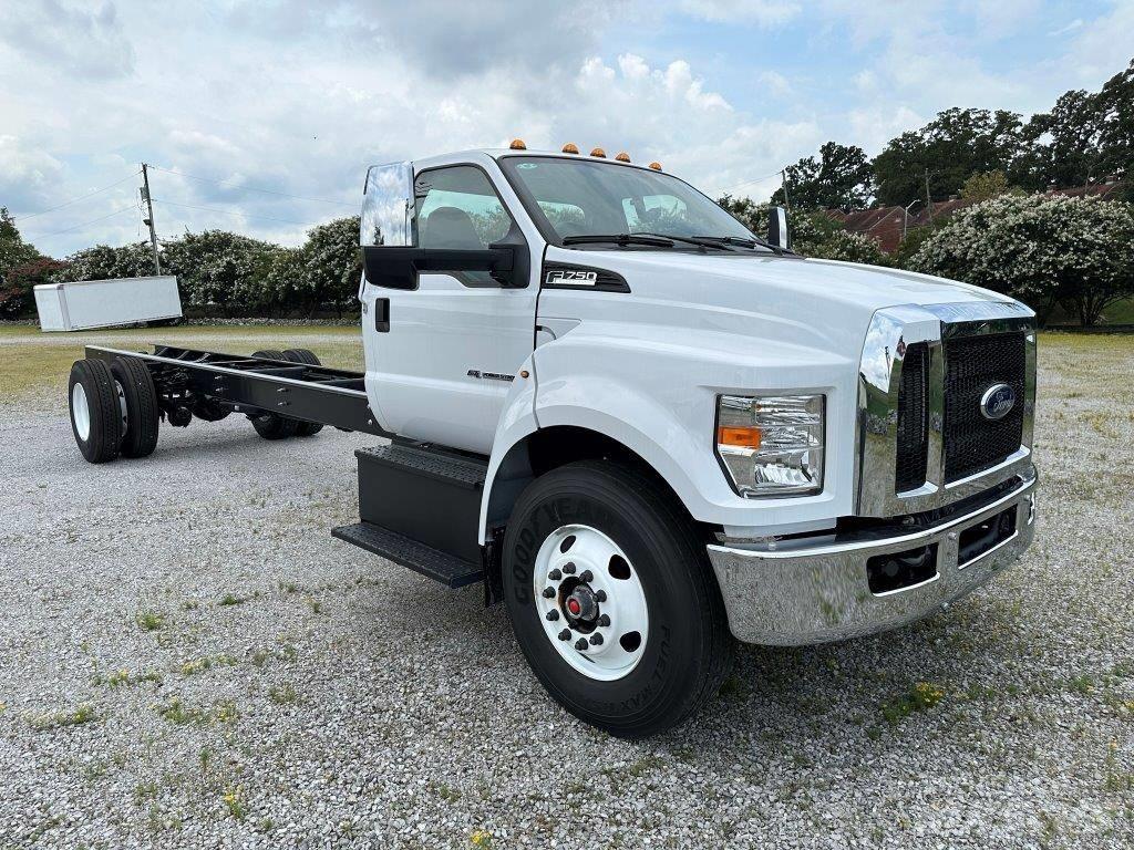 Ford F 750 Fülkés alváz