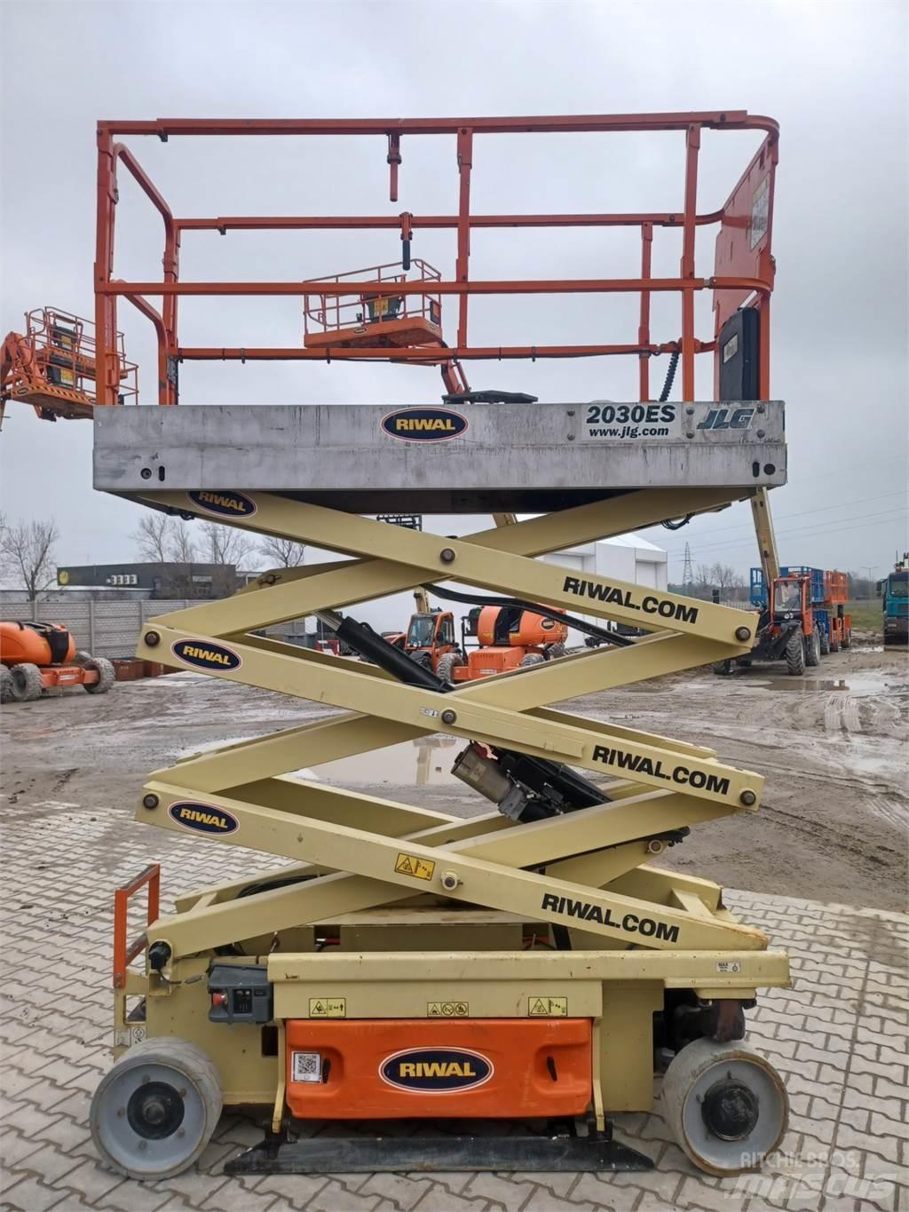 JLG 2030ES Ollós emelők