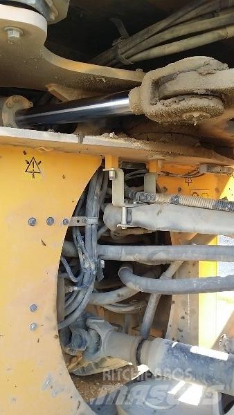 Volvo L180G Gumikerekes homlokrakodók