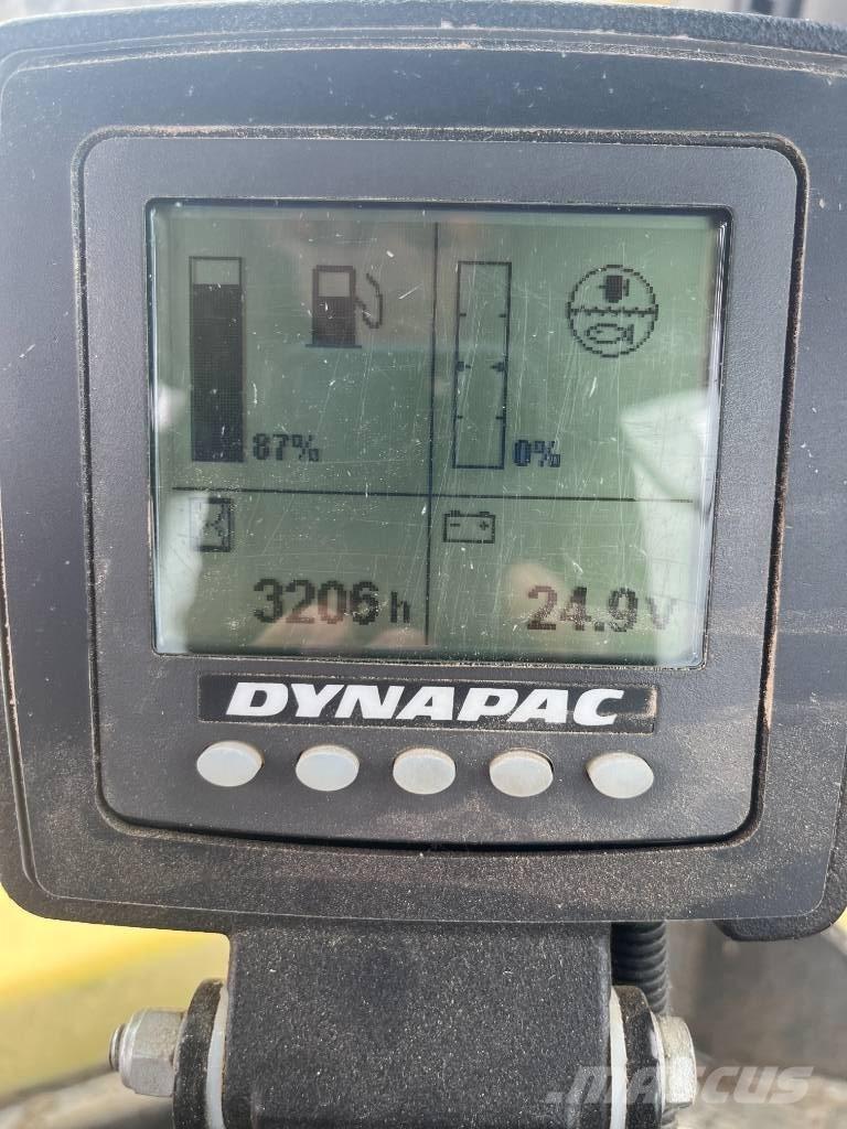Dynapac CC 224 HF Ikerdobos hengerek