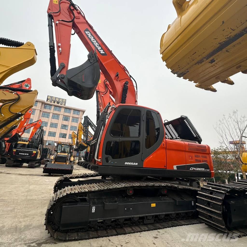 Doosan DX225LC-9C Lánctalpas kotrók
