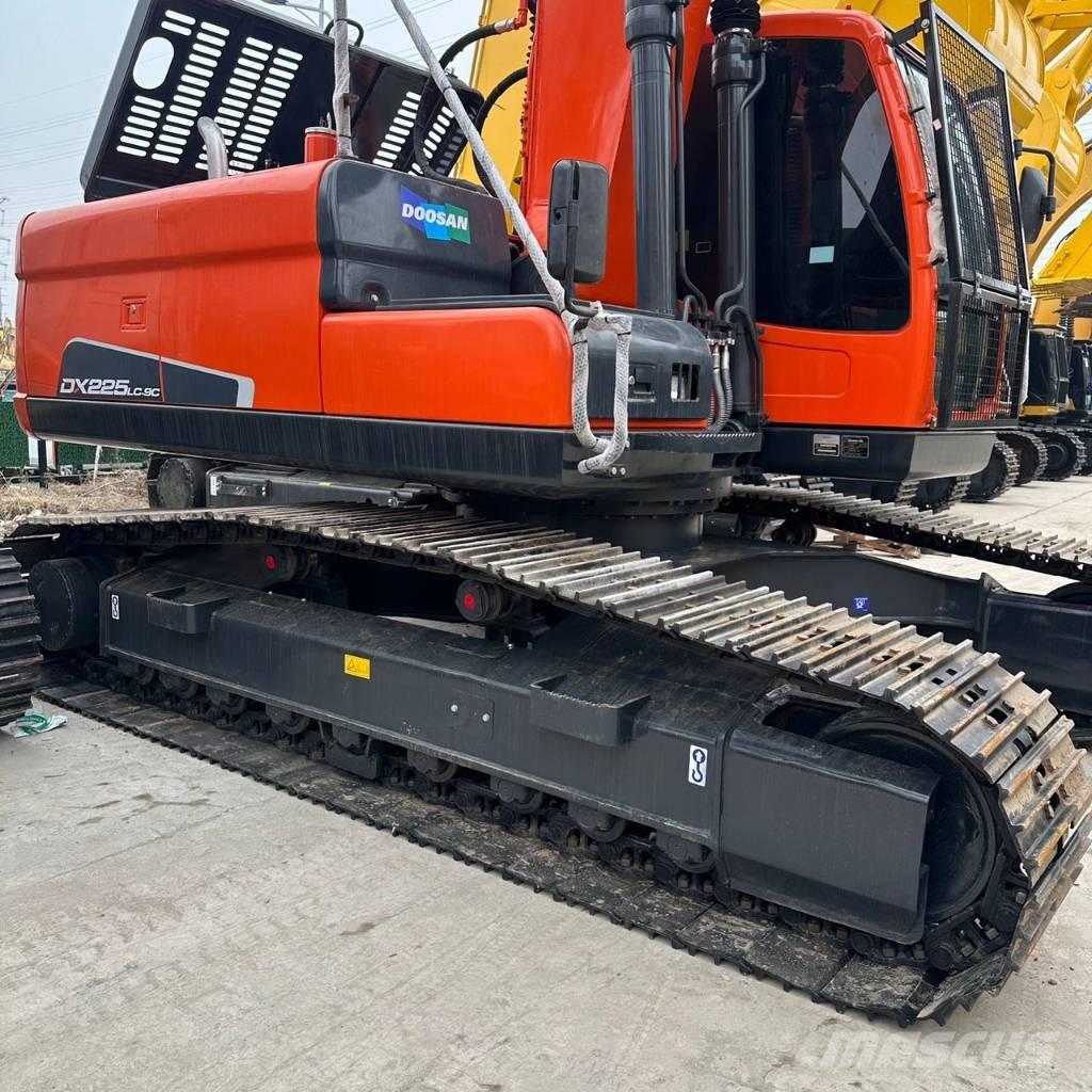 Doosan DX225LC-9C Lánctalpas kotrók
