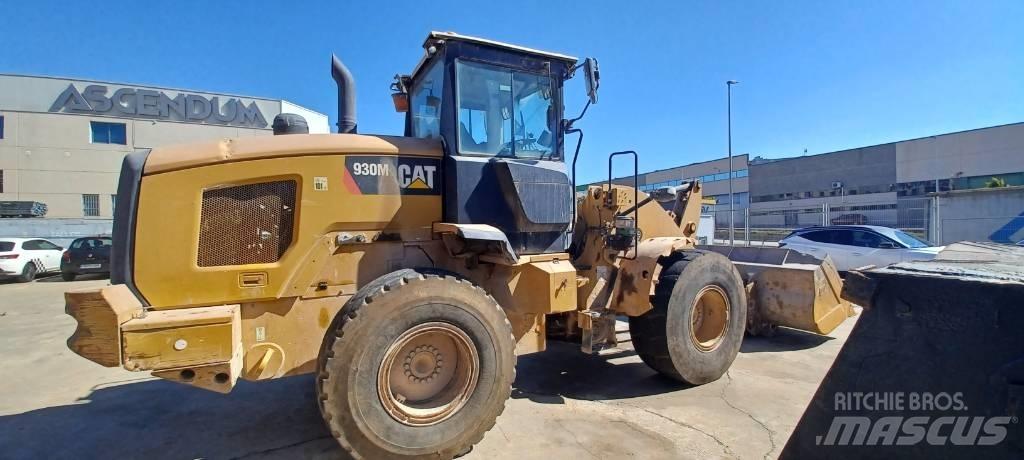 CAT 930 M Gumikerekes homlokrakodók