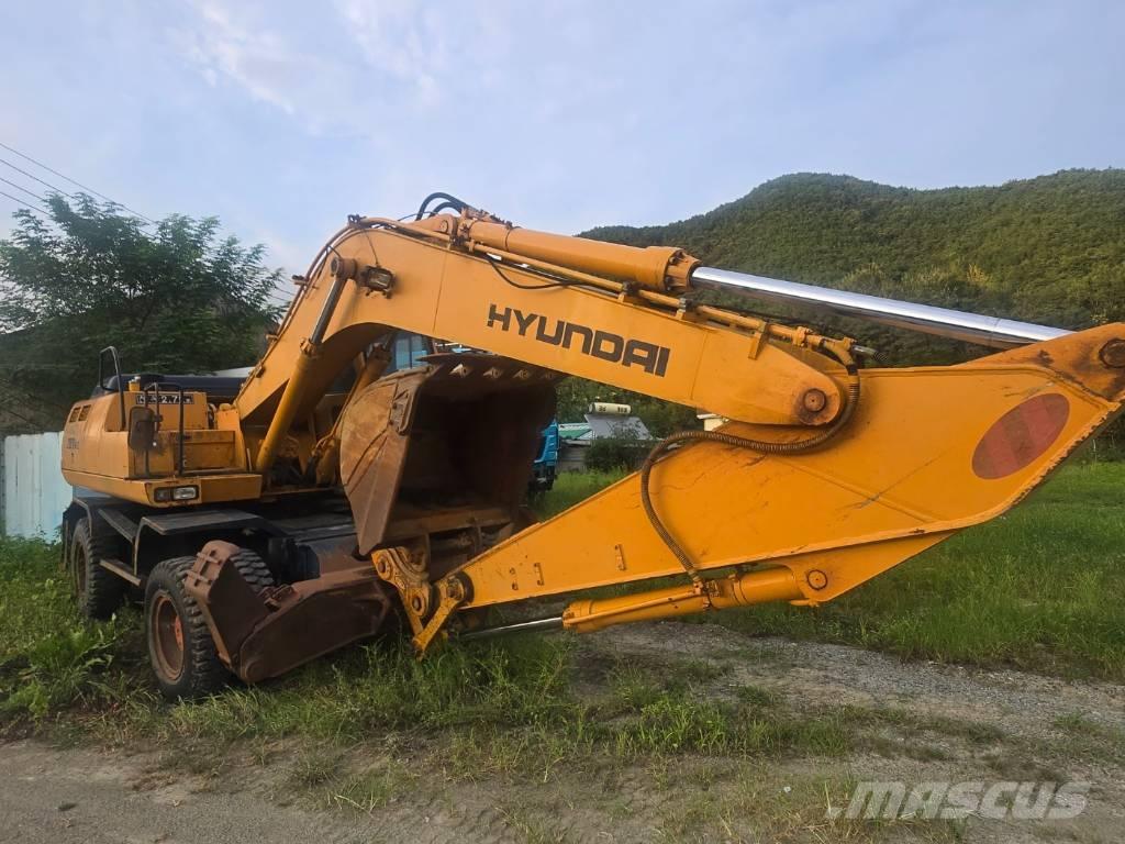 Hyundai Robex 2000W Gumikerekes kotrók