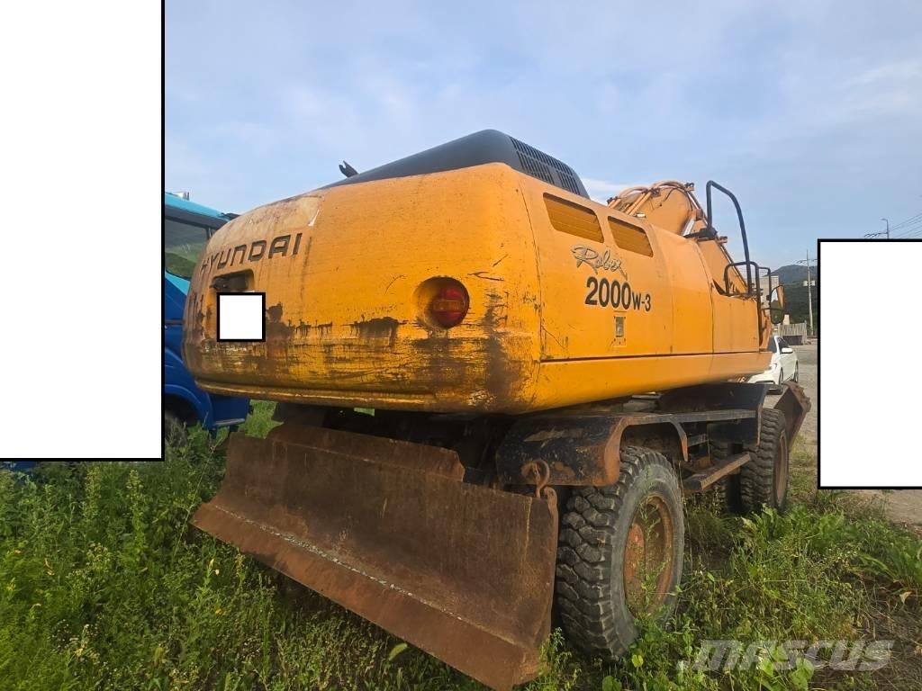 Hyundai Robex 2000W Gumikerekes kotrók