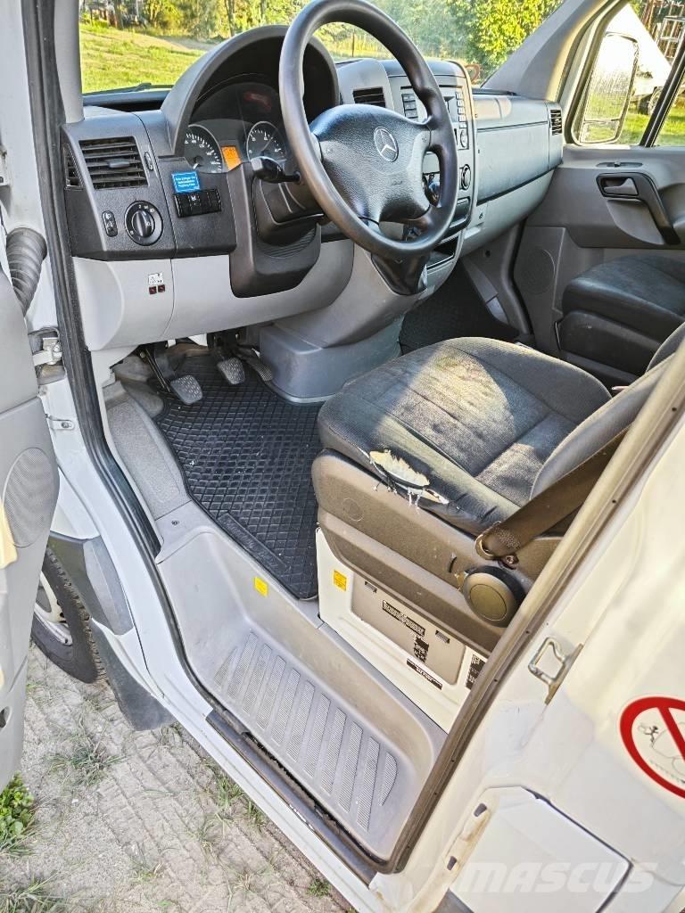 Palfinger P 250 BK Teherautóra szerelt emelők és állványok