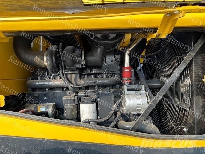 Komatsu WA380 Gumikerekes homlokrakodók