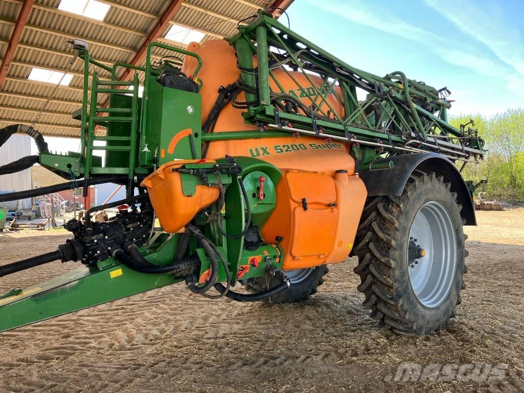 Amazone UX 5200 Vontatott trágyaszórók