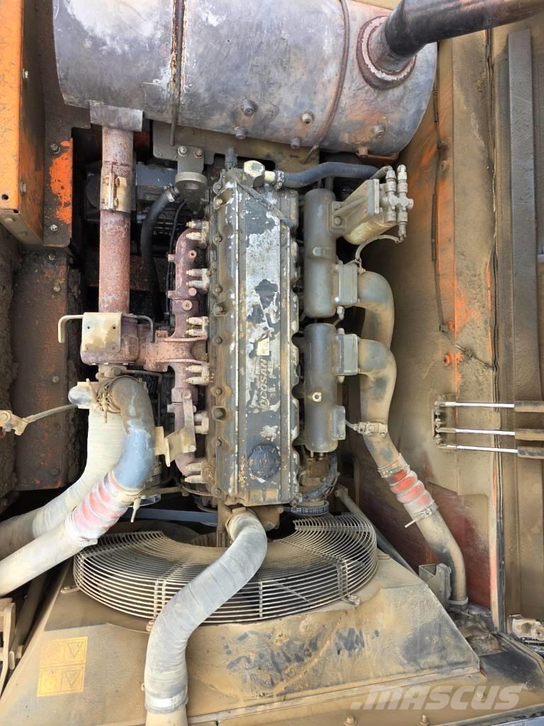 Doosan DX 380 LC Lánctalpas kotrók