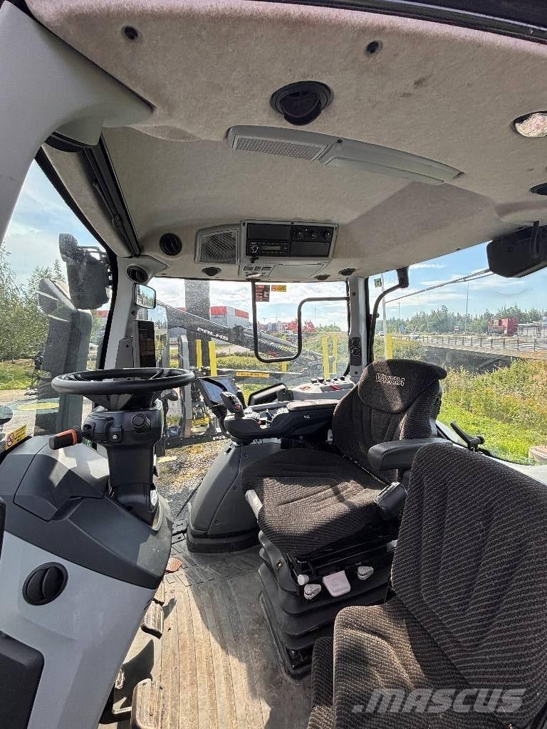 Valtra T215 Versu Traktorok