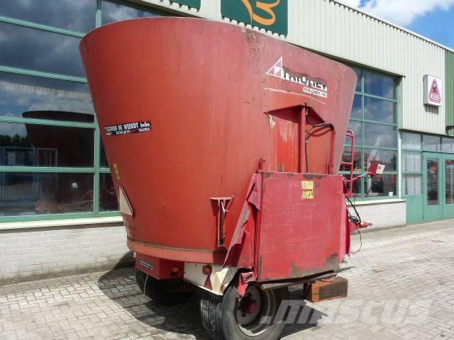 Trioliet SM-14 Állat etetők, itatók