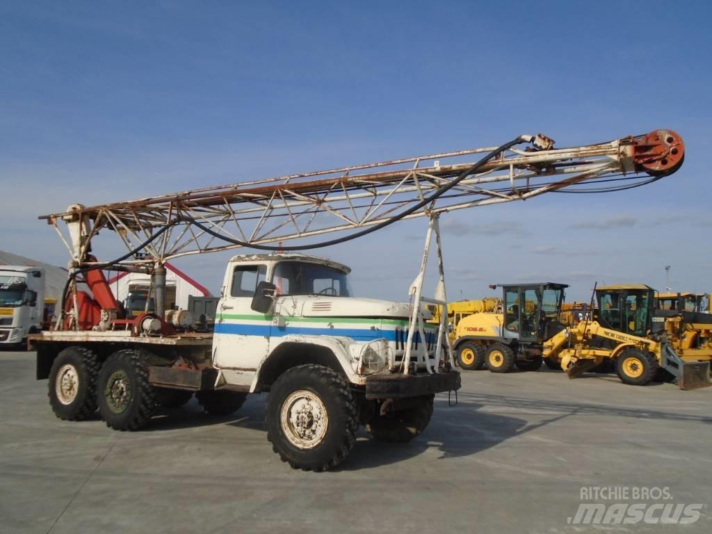 ZIL 6×6 Mobil fúró teherautók