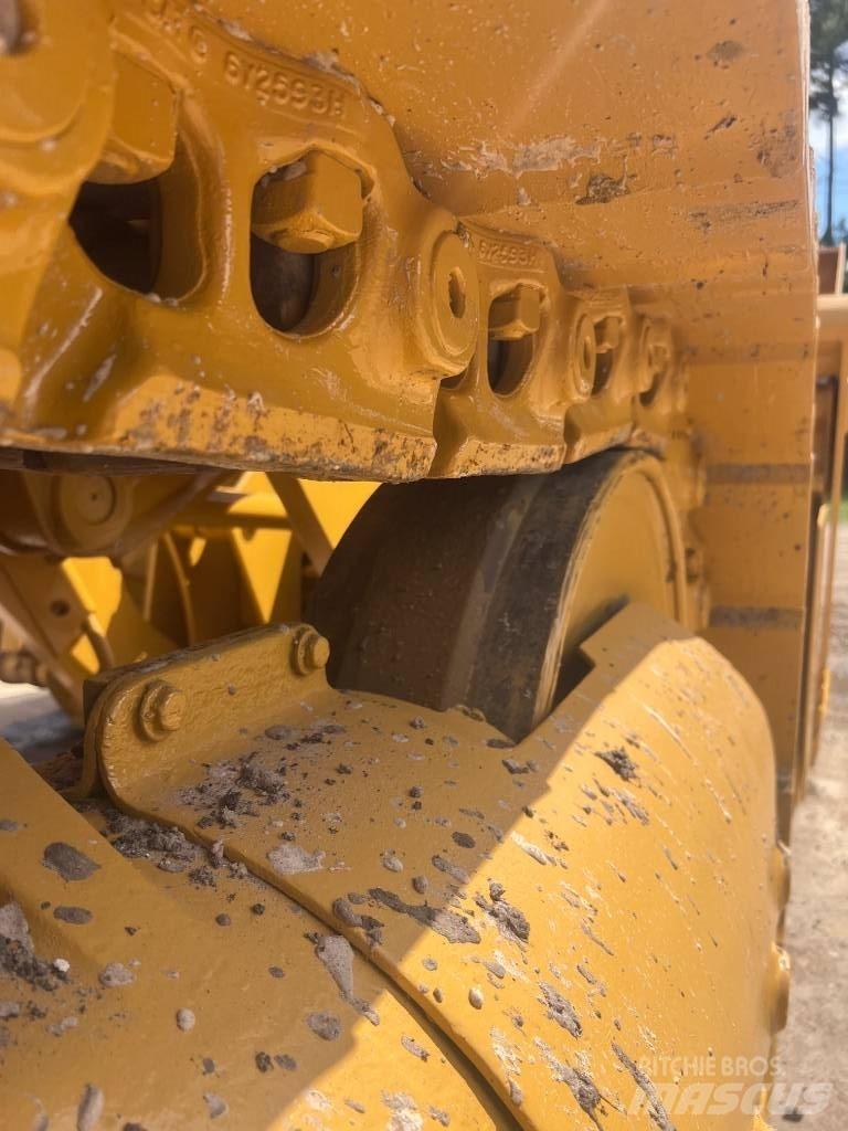 CAT 973 Lánctalpas homlokrakodók