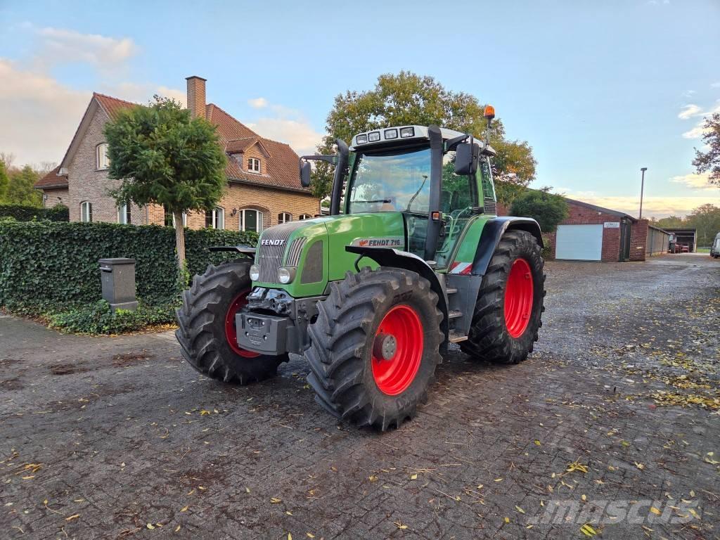 Fendt 716 Vario Traktorok