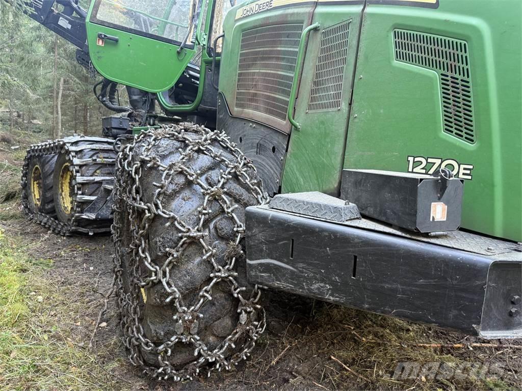 John Deere 1270E Betakarítók