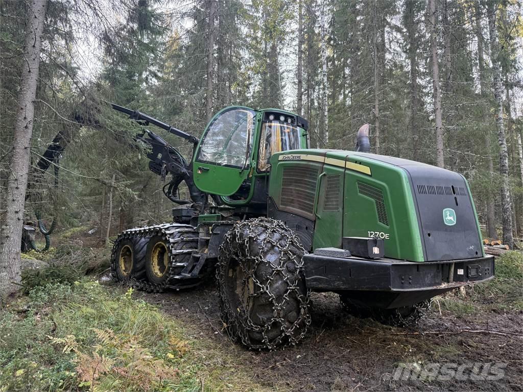 John Deere 1270E Betakarítók