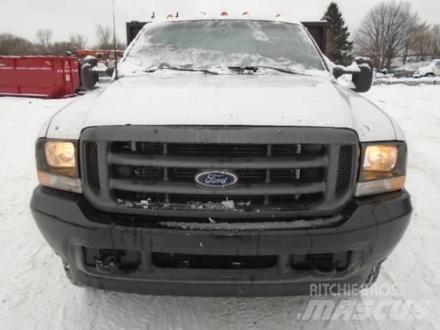 Ford F 550 SD Platós / Ponyvás teherautók