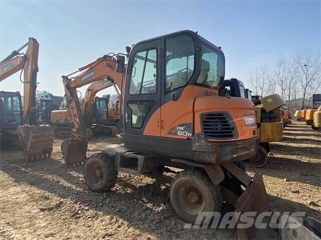 Doosan DX60W Gumikerekes kotrók