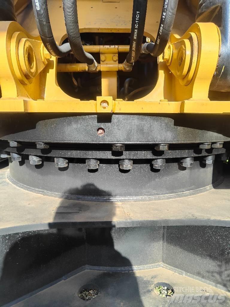 CAT 330 D Lánctalpas kotrók