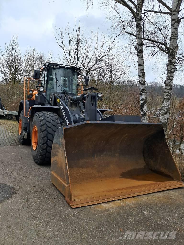 Develon DL 420 CVT-7 Gumikerekes homlokrakodók