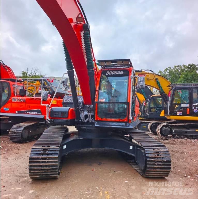 Doosan DX 300 LC Lánctalpas kotrók