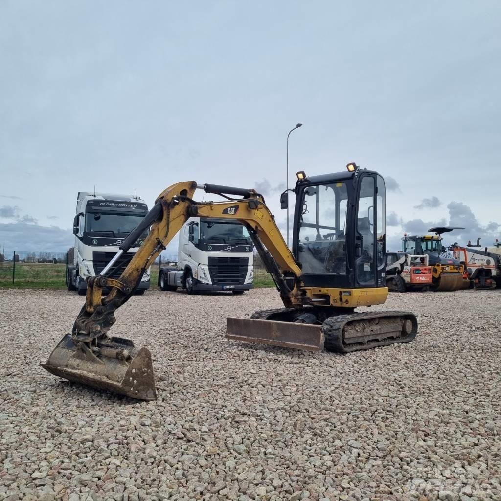 CAT 302.7 D CR Mini kotrók < 7t