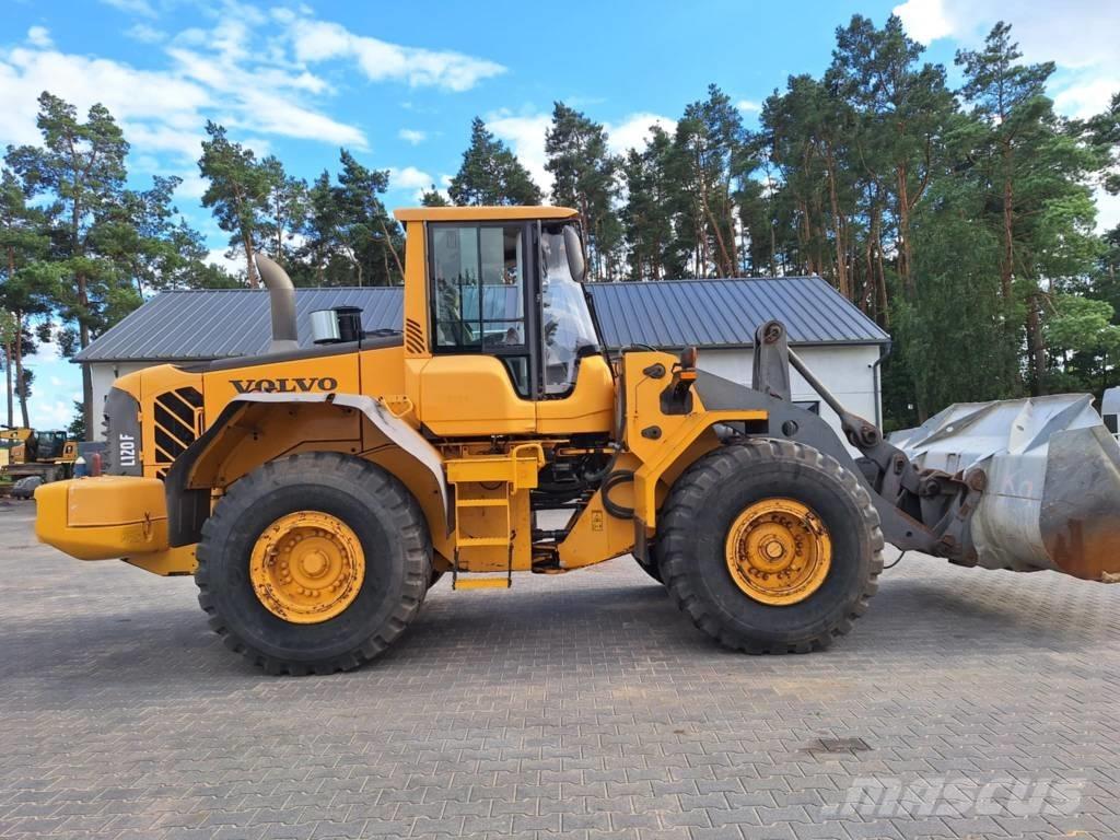 Volvo L 120 F Gumikerekes homlokrakodók