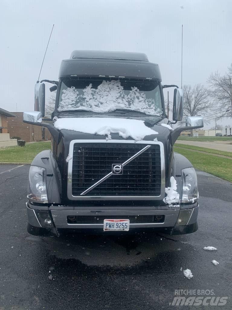 Volvo VNL730 Nyergesvontatók