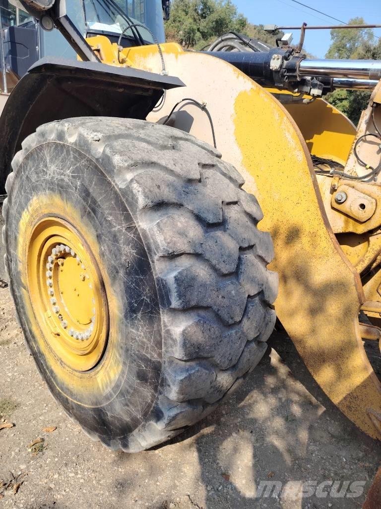 CAT 980 M Gumikerekes homlokrakodók