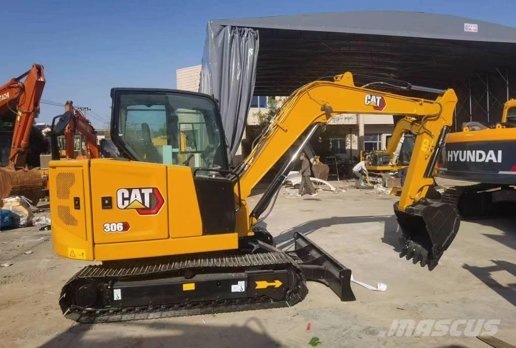 CAT 306 Mini kotrók < 7t