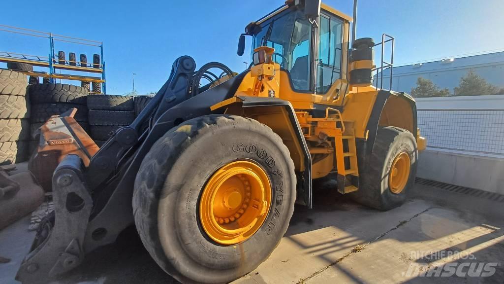 Volvo L 180 F Gumikerekes homlokrakodók