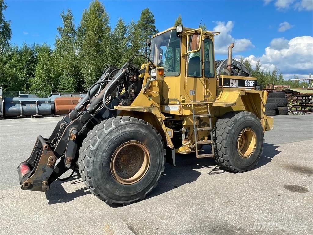 CAT 936F Gumikerekes homlokrakodók