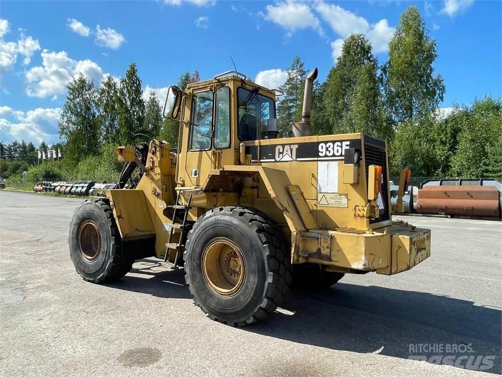 CAT 936F Gumikerekes homlokrakodók